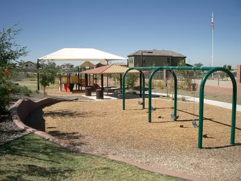 3911 E Branham Ln, Phoenix, AZ 85042 photo 2