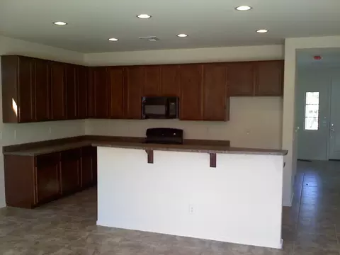 3911 E Branham Ln, Phoenix, AZ 85042 photo 7