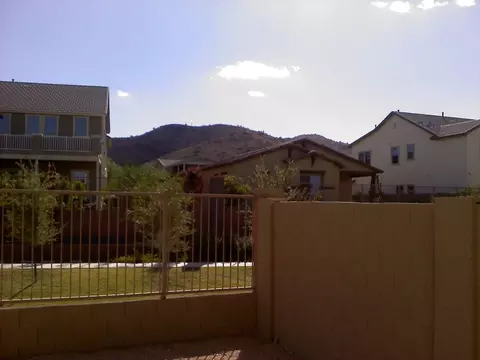 3911 E Branham Ln, Phoenix, AZ 85042 photo 8