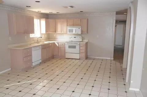 2219 E Hillery Dr, Phoenix, AZ 85022 photo 4