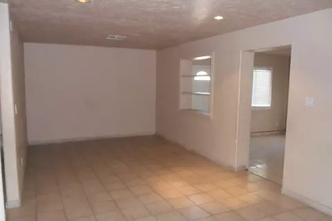 2219 E Hillery Dr, Phoenix, AZ 85022 photo 3