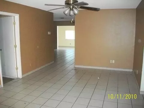 4702 E Pollack Ln, Phoenix, AZ 85042 photo 3