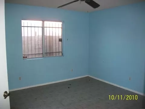 4702 E Pollack Ln, Phoenix, AZ 85042 photo 6