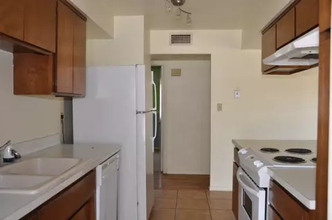 2514 E Manhatton Dr, Tempe, AZ 85282 photo 2