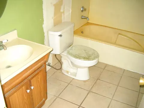 6749 W Wolf St, Phoenix, AZ 85033 photo 2