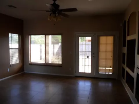 1529 E Branham Ln, Phoenix, AZ 85042 photo 6
