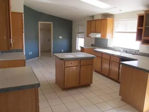 23107 E Ivanhoe St, Mesa, AZ 85212 photo 2
