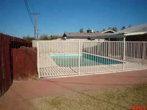 6328 N 37th Dr, Phoenix, AZ 85019 photo 9