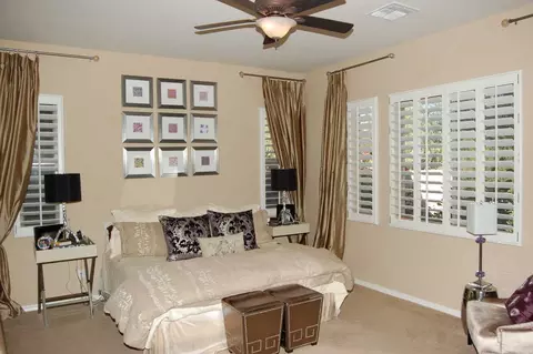 3978 E Herrera Dr, Phoenix, AZ 85050 photo 6