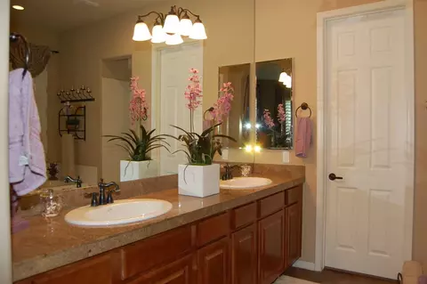 3978 E Herrera Dr, Phoenix, AZ 85050 photo 8