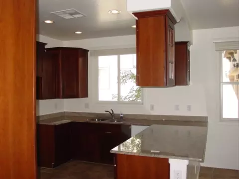 5643 S 23rd Pl, Phoenix, AZ 85040 photo 3