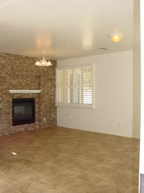 5643 S 23rd Pl, Phoenix, AZ 85040 photo 2