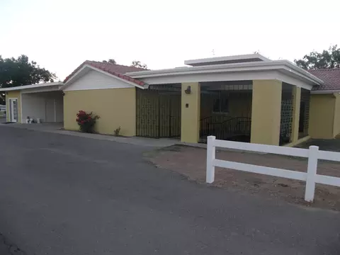 717 E Pony Ln, Gilbert, AZ 85295 photo 2