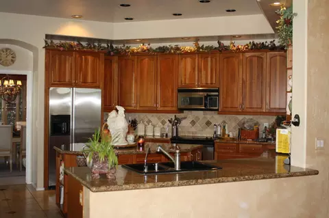 1544 E Crocus Dr, Phoenix, AZ 85022 photo 4
