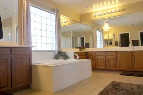 1569 E Iris Dr, Chandler, AZ 85286 photo 7