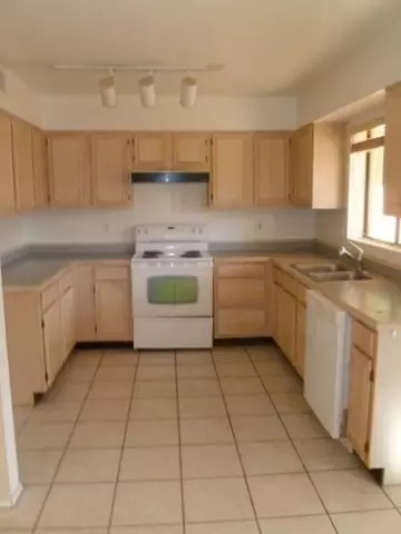 1227 E Michelle Dr, Phoenix, AZ 85022 photo 7