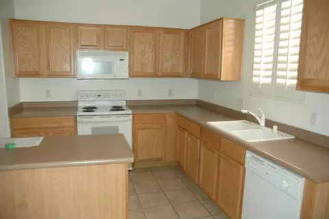 6845 S 26th Pl, Phoenix, AZ 85042 photo 3