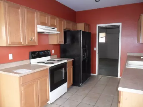 4034 W Carter Rd, Phoenix, AZ 85041 photo 4