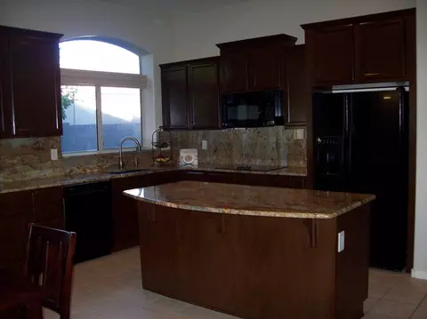 681 E Vermont Dr, Gilbert, AZ 85295 photo 3