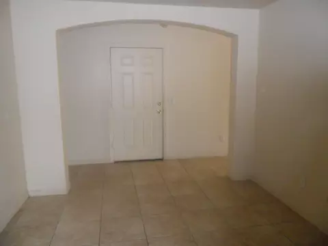 2607 E Jones Ave, Phoenix, AZ 85040 photo 2