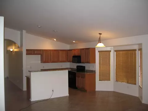 5327 S 28th Dr, Phoenix, AZ 85041 photo 3