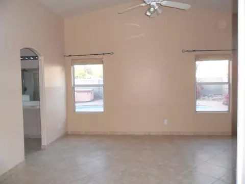 2706 E Redwood Ln, Phoenix, AZ 85048 photo 9