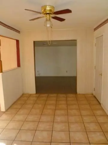 902 E Carter Rd, Phoenix, AZ 85042 photo 6