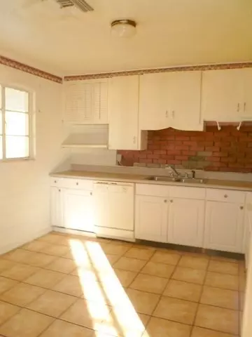 902 E Carter Rd, Phoenix, AZ 85042 photo 4