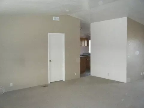 820 E Restin Rd, Phoenix, AZ 85086 photo 4