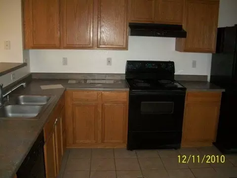 738 S Colonial St, Gilbert, AZ 85296 photo 2