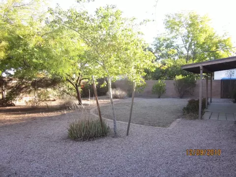 936 E Broadmor Dr, Tempe, AZ 85282 photo 2