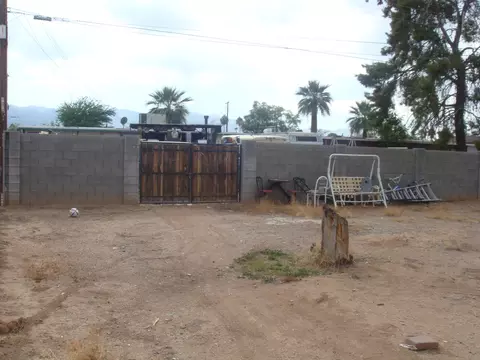 1907 E Pleasant Ln, Phoenix, AZ 85042 photo 9