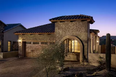 8647 E Indigo St, Mesa, AZ 85207 photo 1