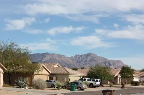 895 E Santa Cruz Ln, Apache Junction, AZ 85119 photo 4