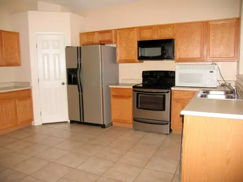 1305 W Carson Rd, Phoenix, AZ 85041 photo 2