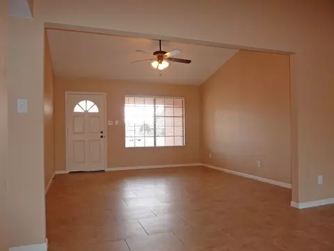 206 E Palo Verde St, Gilbert, AZ 85296 photo 4