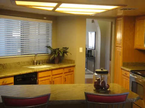 4070 E Round Hill Dr, Phoenix, AZ 85028 photo 8