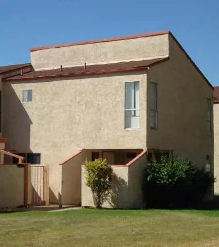 2689 E Oakleaf Dr, Tempe, AZ 85281 photo 1