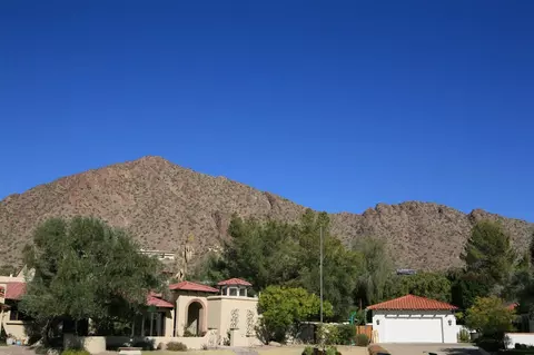 5409 E Camelhill Rd, Phoenix, AZ 85018 photo 2