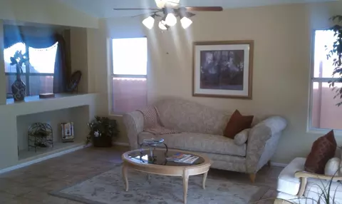 4723 E Desert Wind Dr, Phoenix, AZ 85044 photo 1