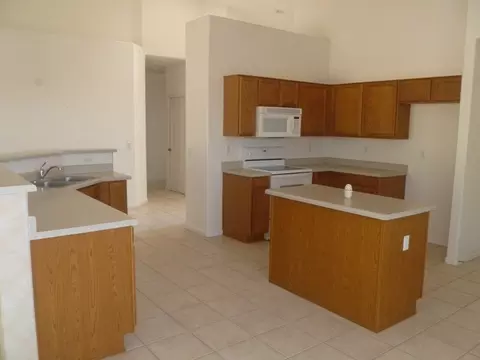 126 E Constitution Ct, Gilbert, AZ 85296 photo 3