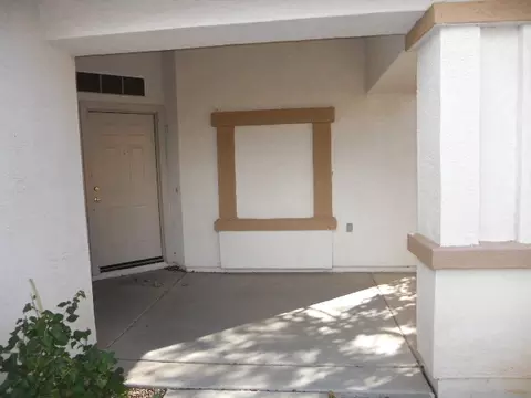 329 E Betsy Ln, Gilbert, AZ 85296 photo 4
