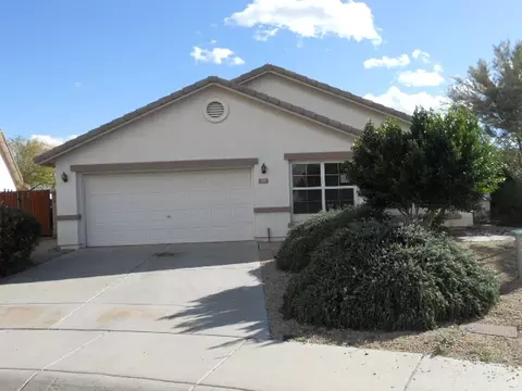329 E Betsy Ln, Gilbert, AZ 85296 photo 2
