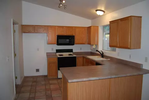 1436 W 13th Ave, Apache Junction, AZ 85120 photo 2