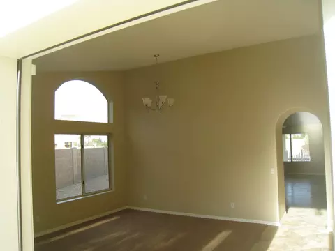 671 N Sunway Dr, Gilbert, AZ 85233 photo 2