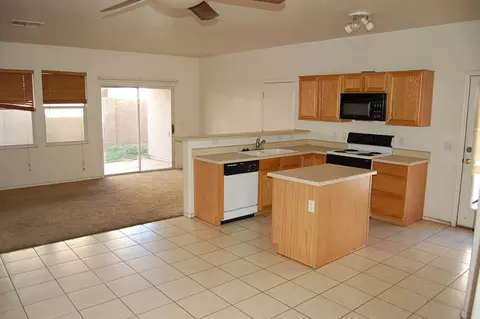 8752 E Lakeview Ave, Mesa, AZ 85209 photo 3