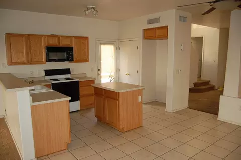 8752 E Lakeview Ave, Mesa, AZ 85209 photo 4