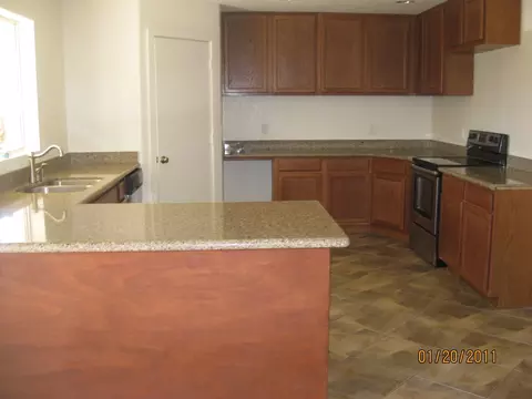 1307 W Behrend Dr, Phoenix, AZ 85027 photo 4