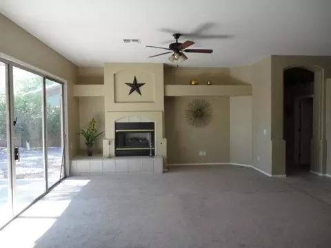 4357 E Briles Rd, Phoenix, AZ 85050 photo 8