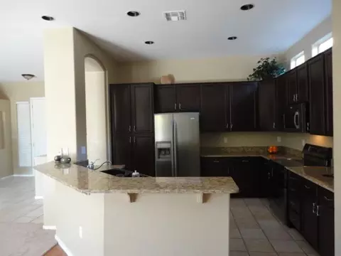 4357 E Briles Rd, Phoenix, AZ 85050 photo 4